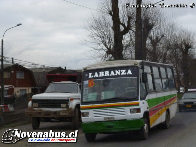 Caio Carolina IV / Mercedes-Benz LO-809 / Línea 5 Temuco